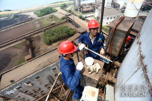 高空守護(hù) 80米煙囪上的環(huán)境監(jiān)測人員